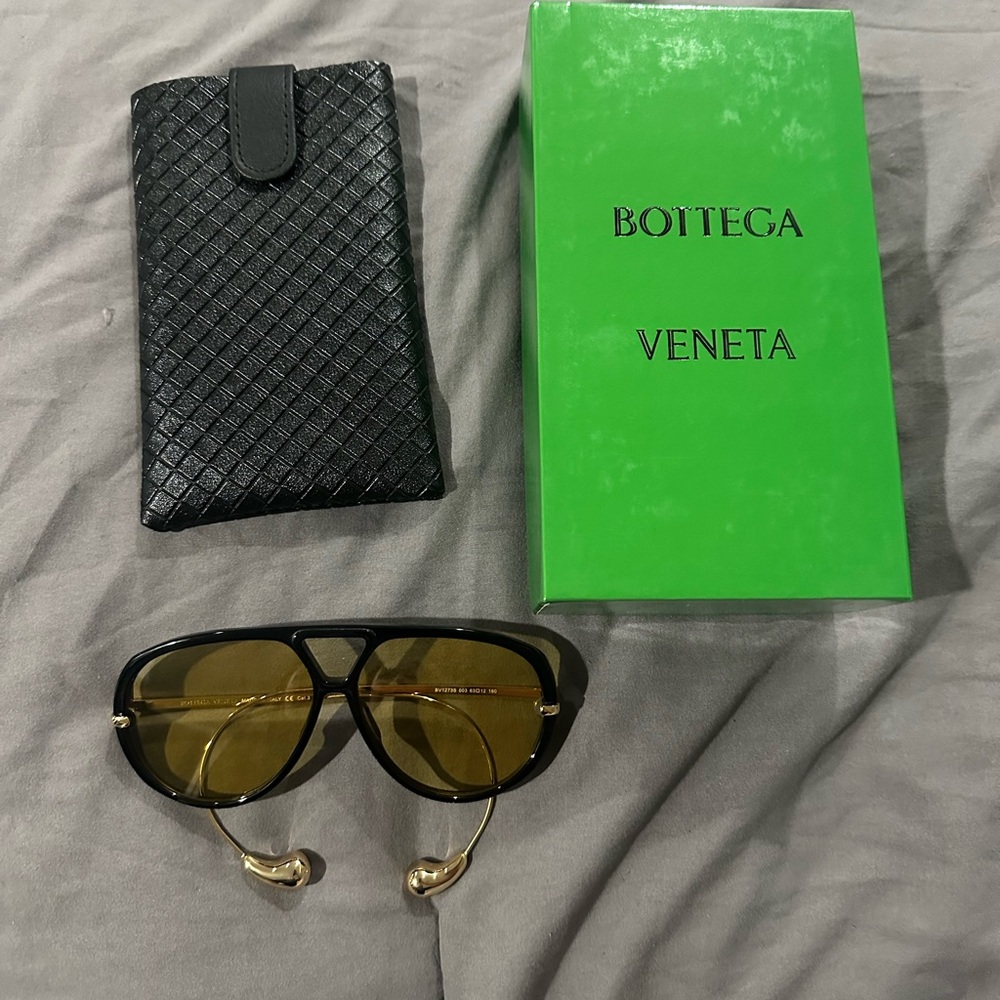 Bottega Veneta Oversized Aviator Sunglasses